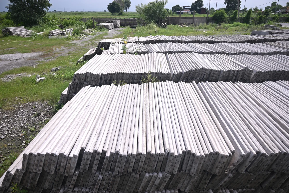 Slotted H-Beam RCC Boundary Wall Columns